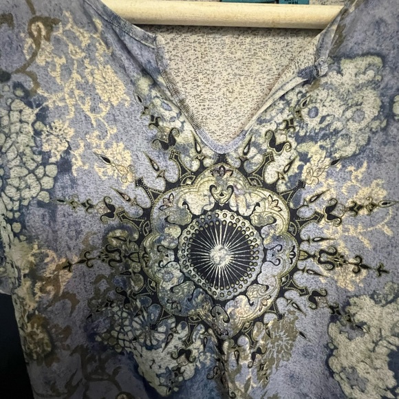 Ladies TeeCo Pullover Size M 100% polyester light blue print - Picture 2 of 16